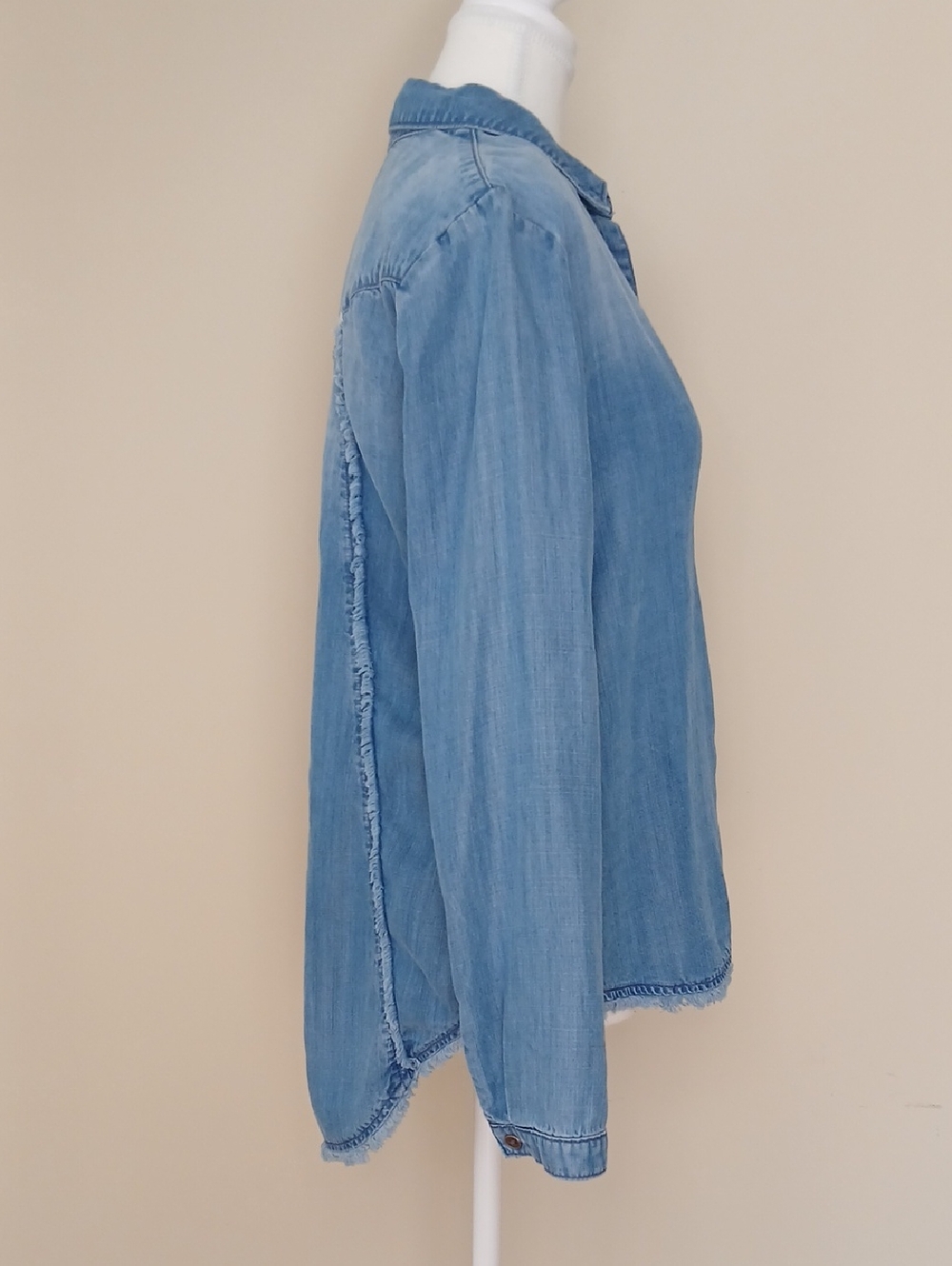 Anthropologie Cloth & Stone Chambray Button Down Shirt Size Small - Picture 4 of 7